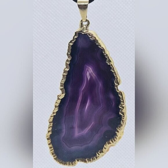 Druzy Purple Crystal Seal with Gold Necklace Seal with Gold Necklace - Picture 6 of 6